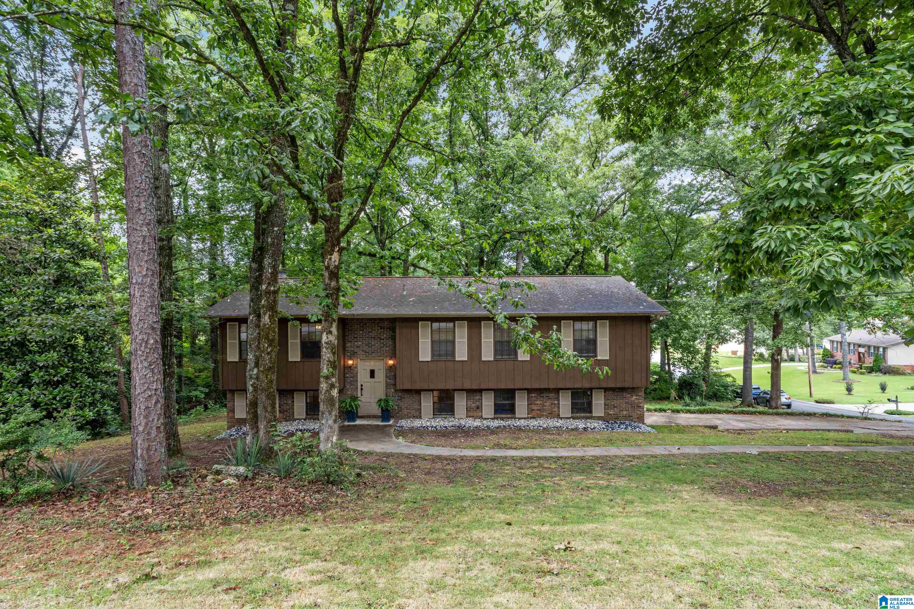 1805 Apache Way Alabaster, AL 35007 - Photo 1 of 43