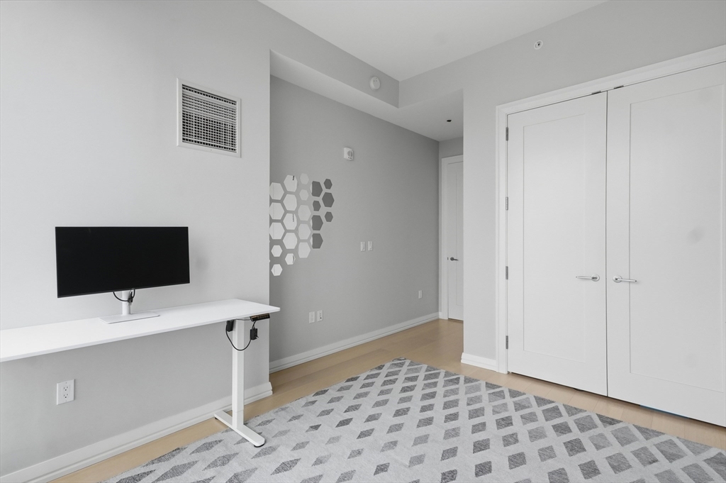1 Franklin Street, Unit 3401 Boston, MA 02110 - Photo 13 of 32