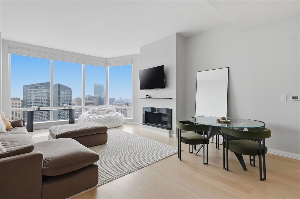 1 Franklin Street, Unit 3401 Boston, MA 02110 - Photo 2 of 32