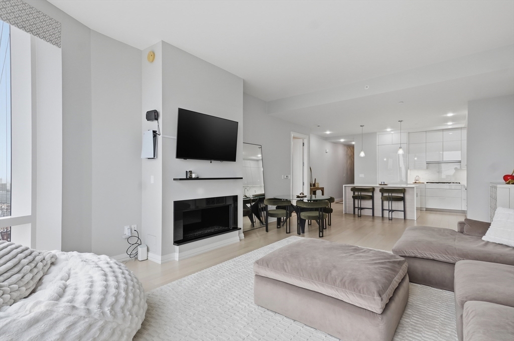1 Franklin Street, Unit 3401 Boston, MA 02110 - Photo 4 of 32
