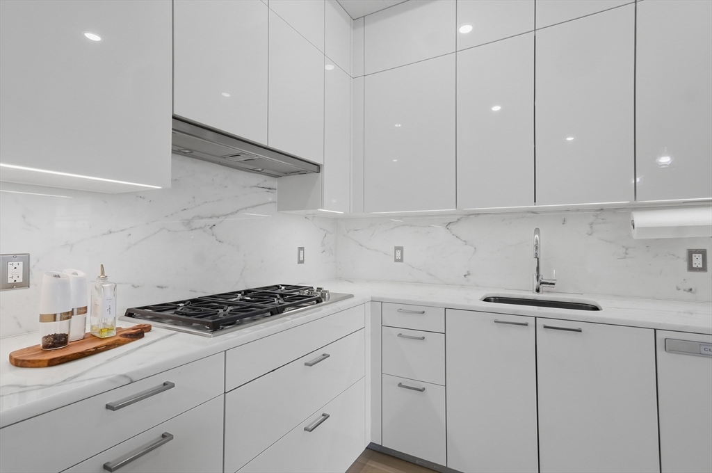 1 Franklin Street, Unit 3401 Boston, MA 02110 - Photo 8 of 32