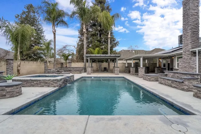 $552,750 | 1885 North Frankwood Avenue, Reedley, CA 93654