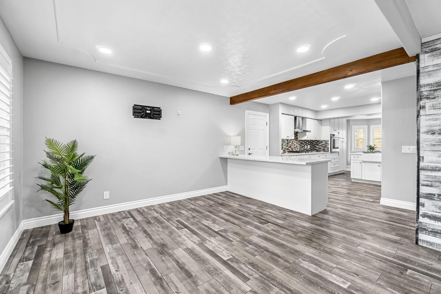 1885 North Frankwood Avenue Reedley, CA 93654 - Photo 8 of 45