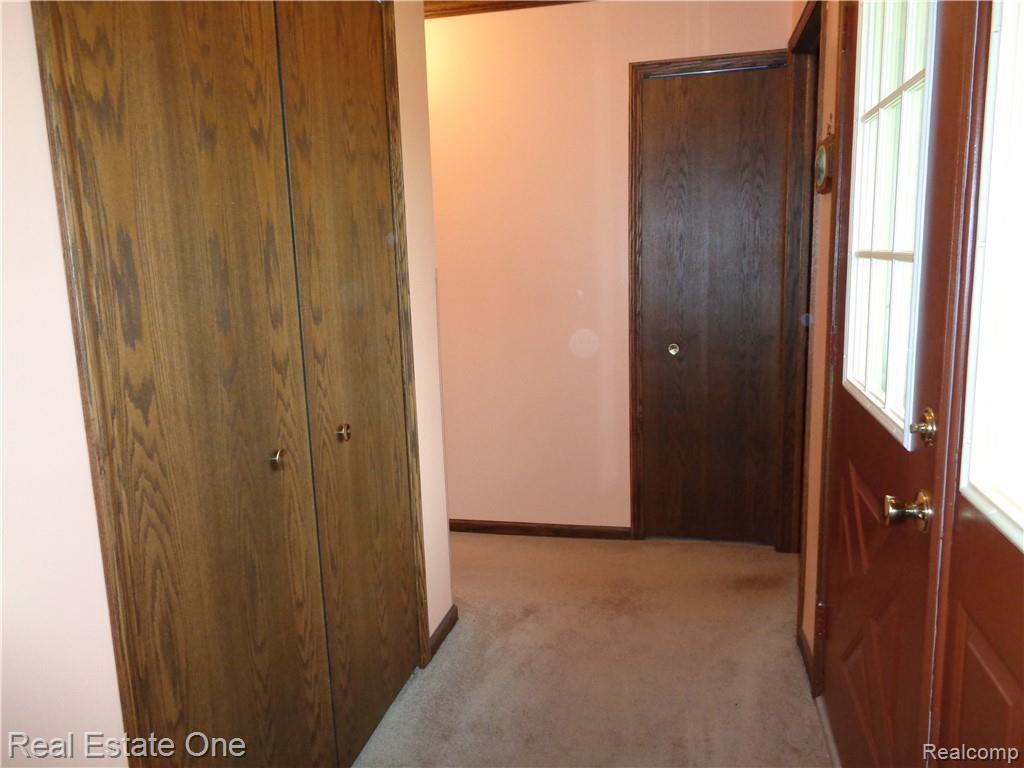 5644 Metamora Road Metamora, MI 48455 - Photo 19 of 39 Entry foyer with coat closet