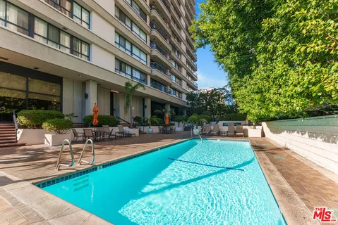 $999,995 | 10790 Wilshire Boulevard, Unit 404, Los Angeles, CA 90024