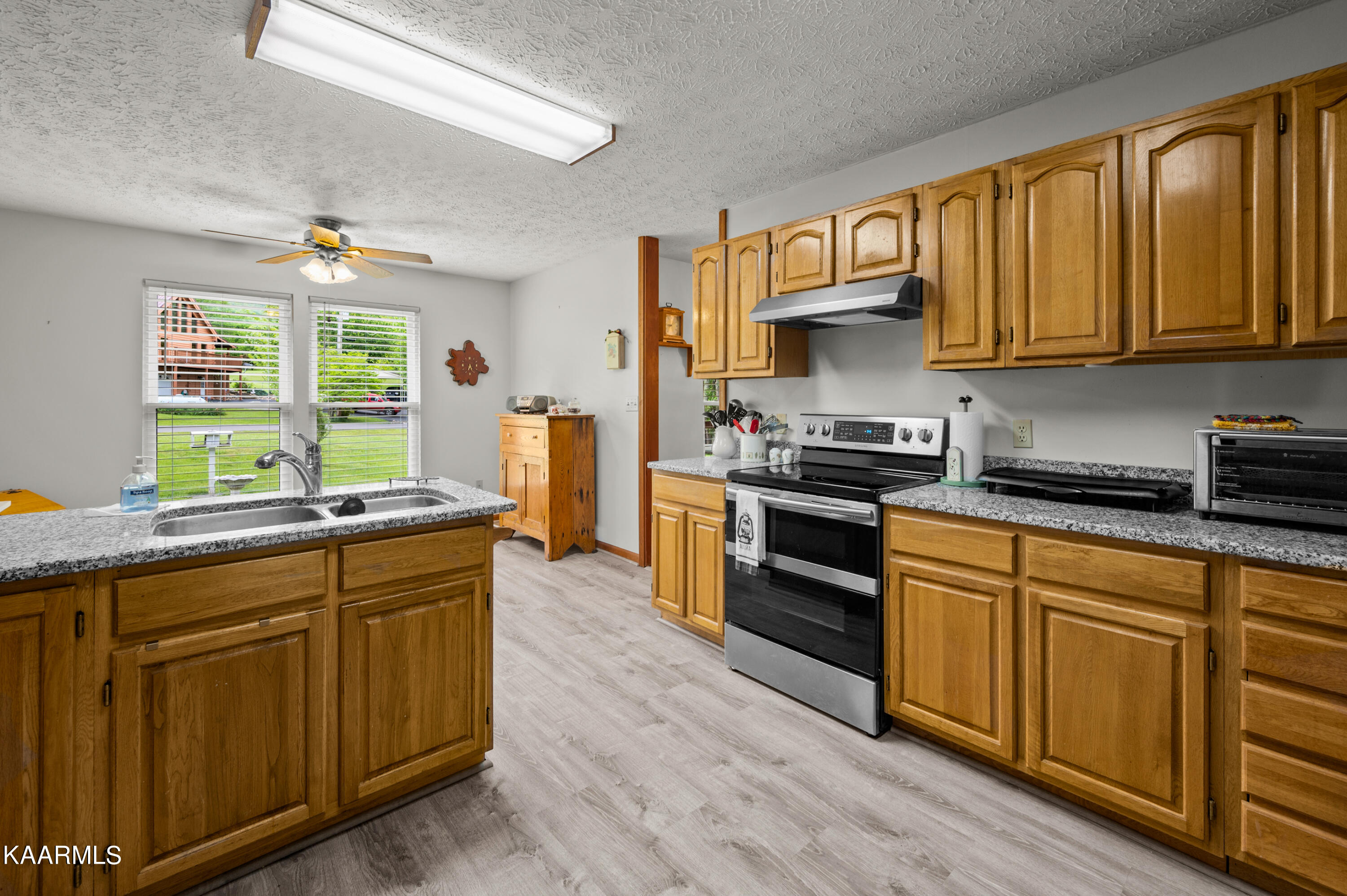 3720 Sugar Camp View Sevierville, TN 37862 - Photo 9 of 51 DSC_6669