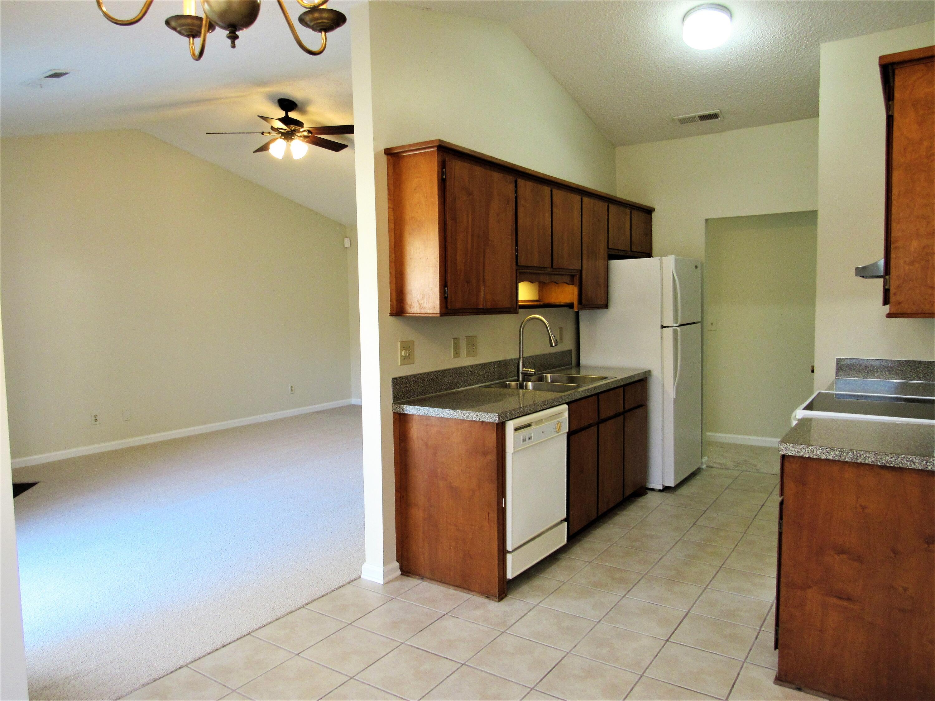 9514 One Notch Road Ladson, SC 29456 - Photo 13 of 29 9514 One Notch (18)