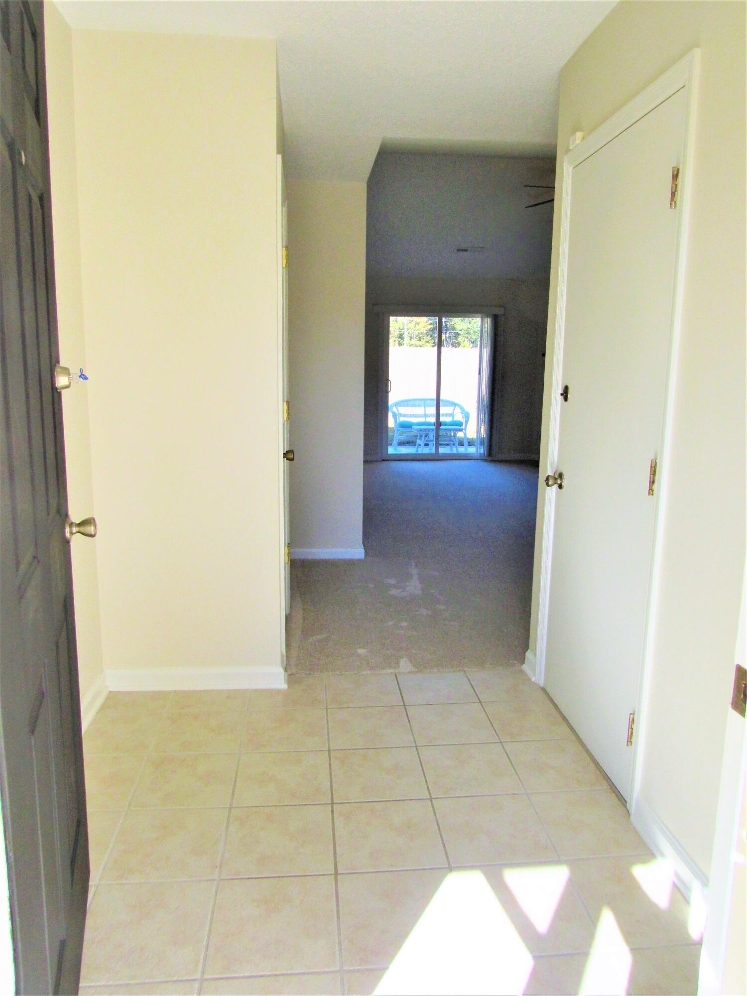 9514 One Notch Road Ladson, SC 29456 - Photo 4 of 29 9514 One Notch (25)