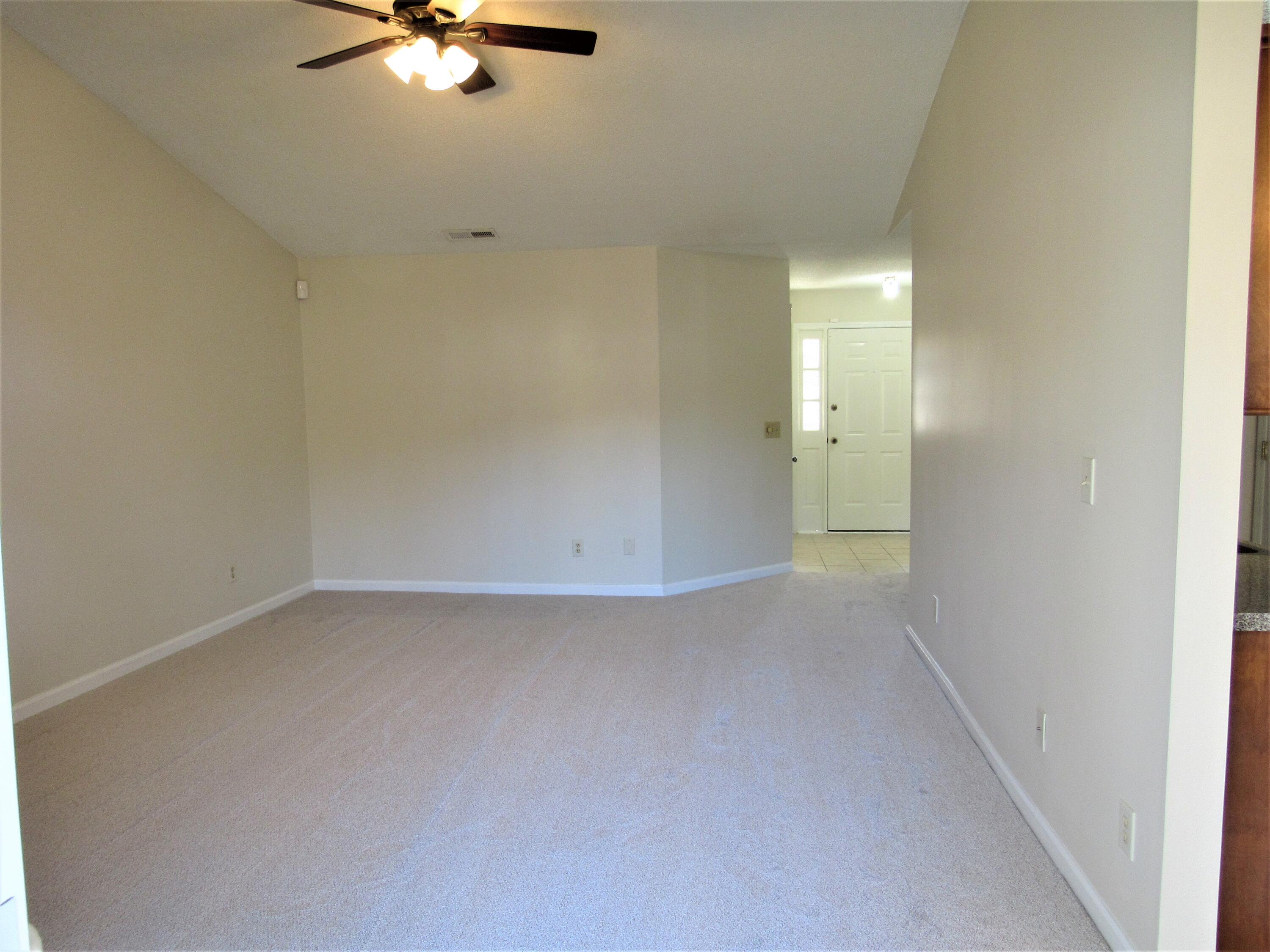 9514 One Notch Road Ladson, SC 29456 - Photo 10 of 29 9514 One Notch (48)