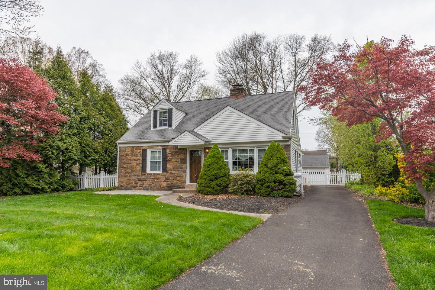 505 Burton Road Oreland, PA 19075 - Photo 2 of 36 Front Yard