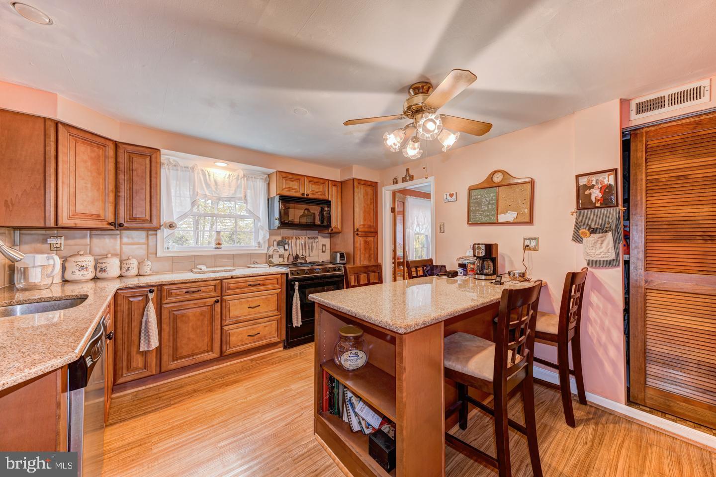 505 Burton Road Oreland, PA 19075 - Photo 11 of 36 Kitchen