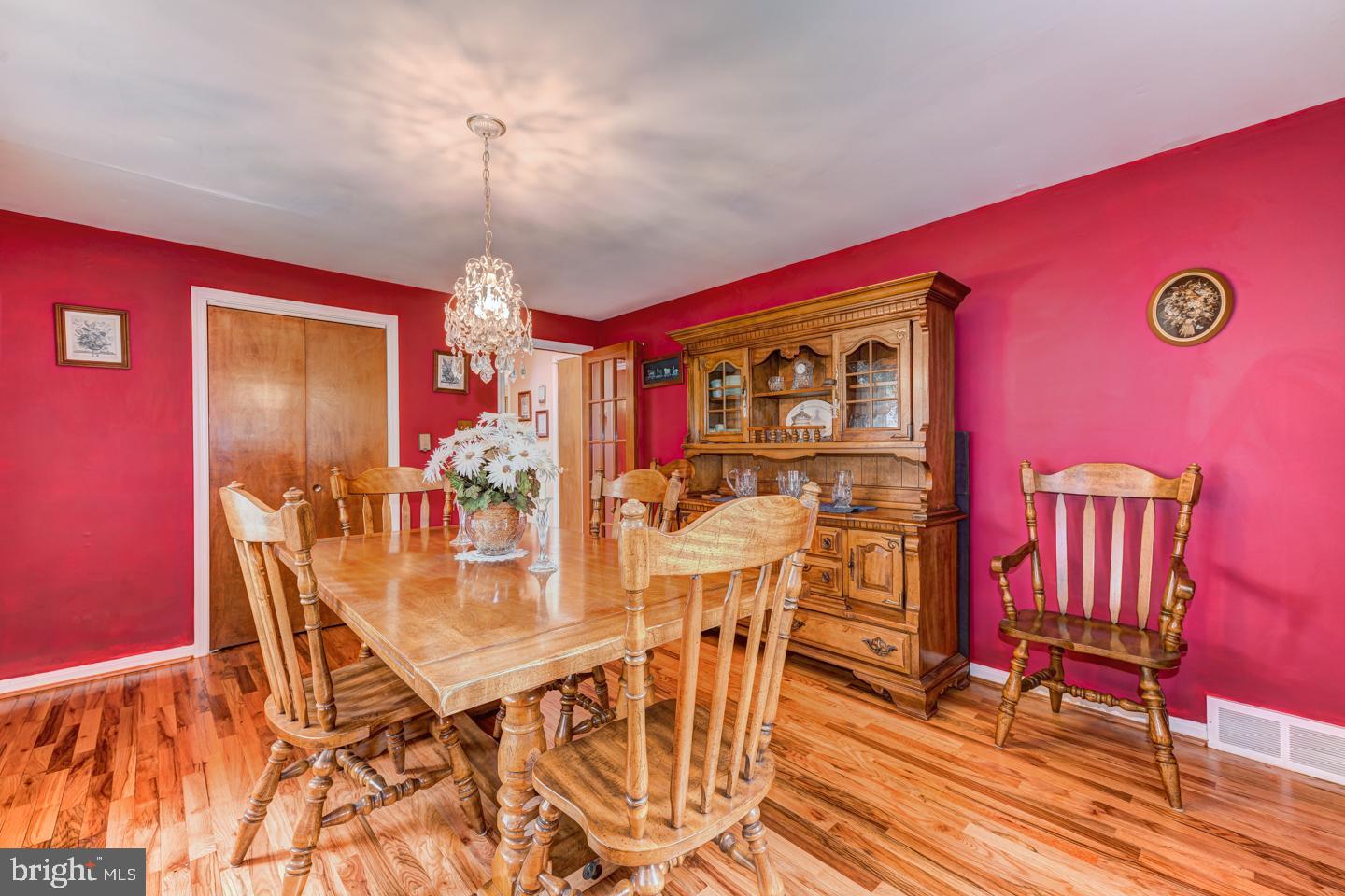 505 Burton Road Oreland, PA 19075 - Photo 15 of 36 Dining Room