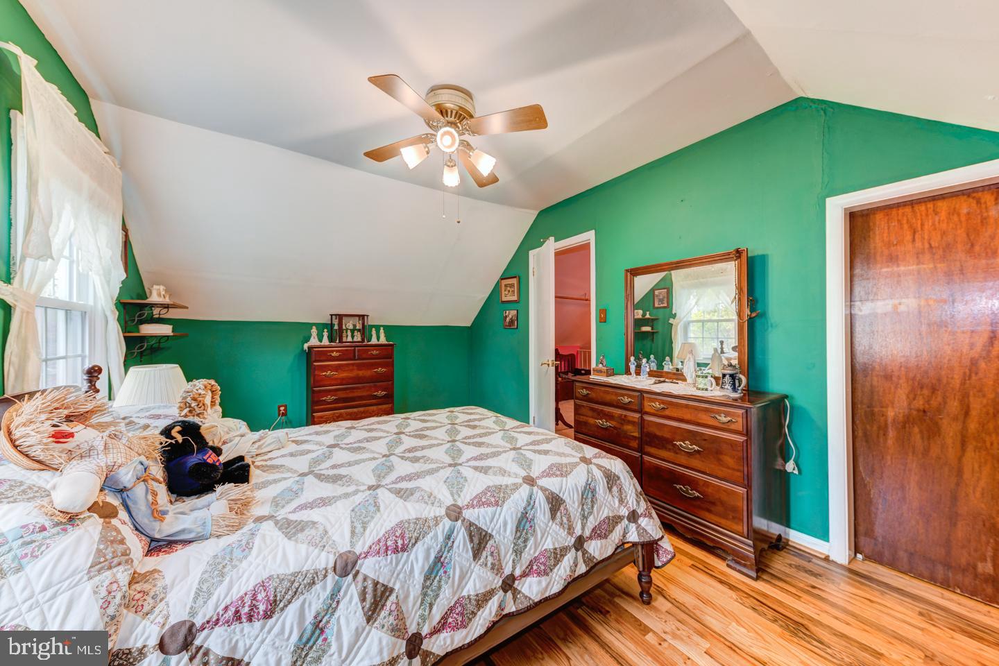 505 Burton Road Oreland, PA 19075 - Photo 23 of 36 2nd Floor Bedroom