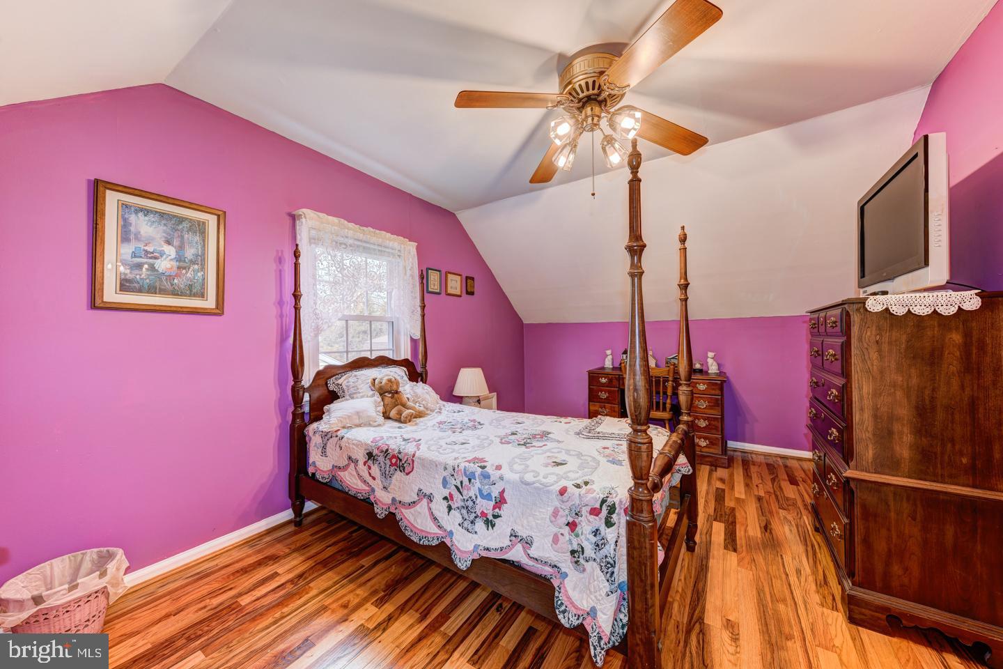 505 Burton Road Oreland, PA 19075 - Photo 27 of 36 2nd Floor Bedroom