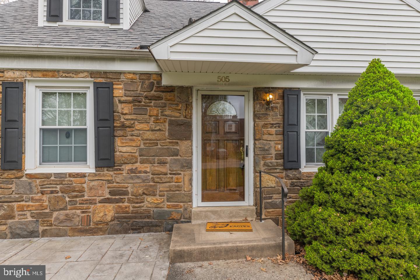 505 Burton Road Oreland, PA 19075 - Photo 4 of 36 Welcome Home!