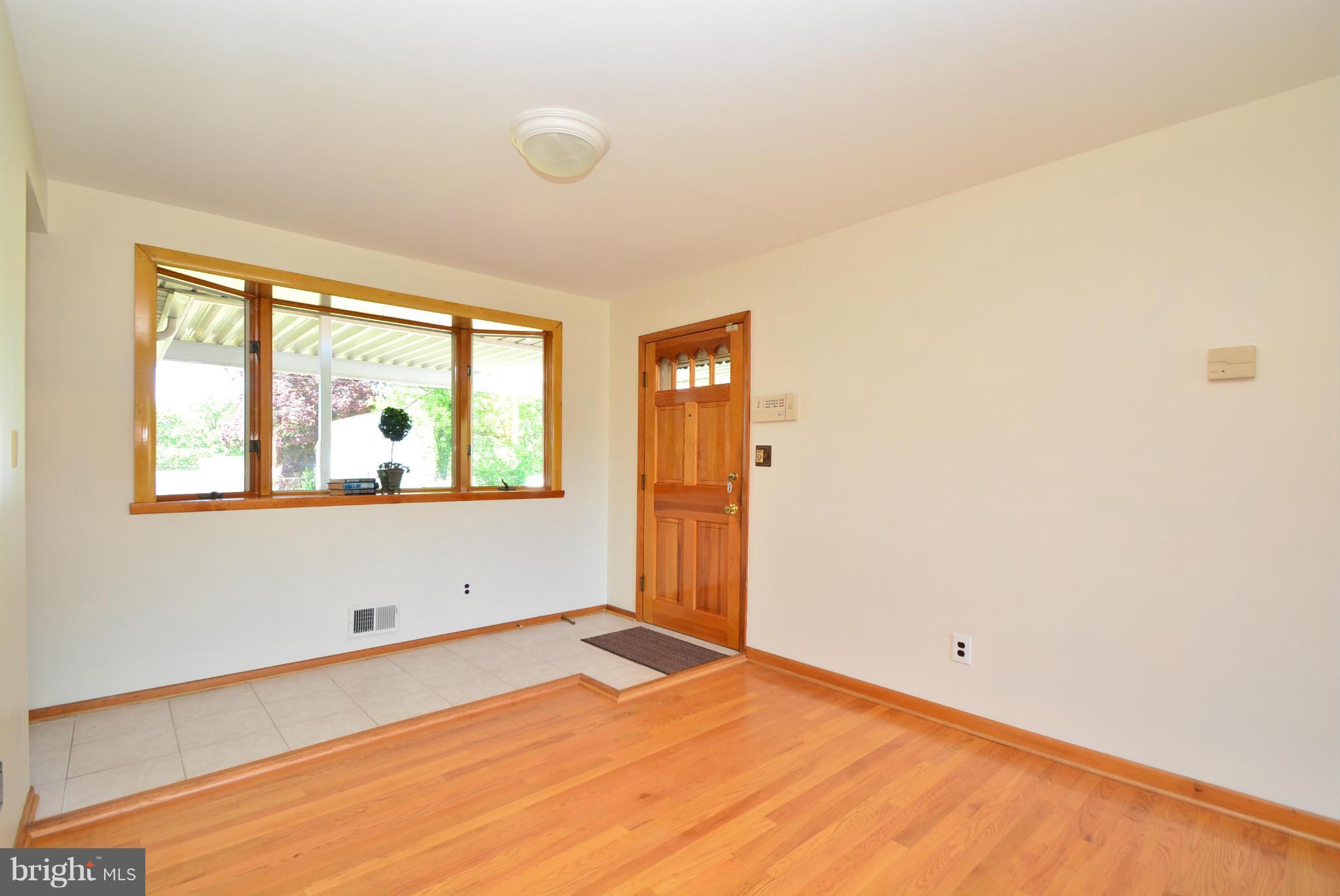 4211 Mispillion Road Baltimore, MD 21236 - Photo 11 of 30 Dining Room