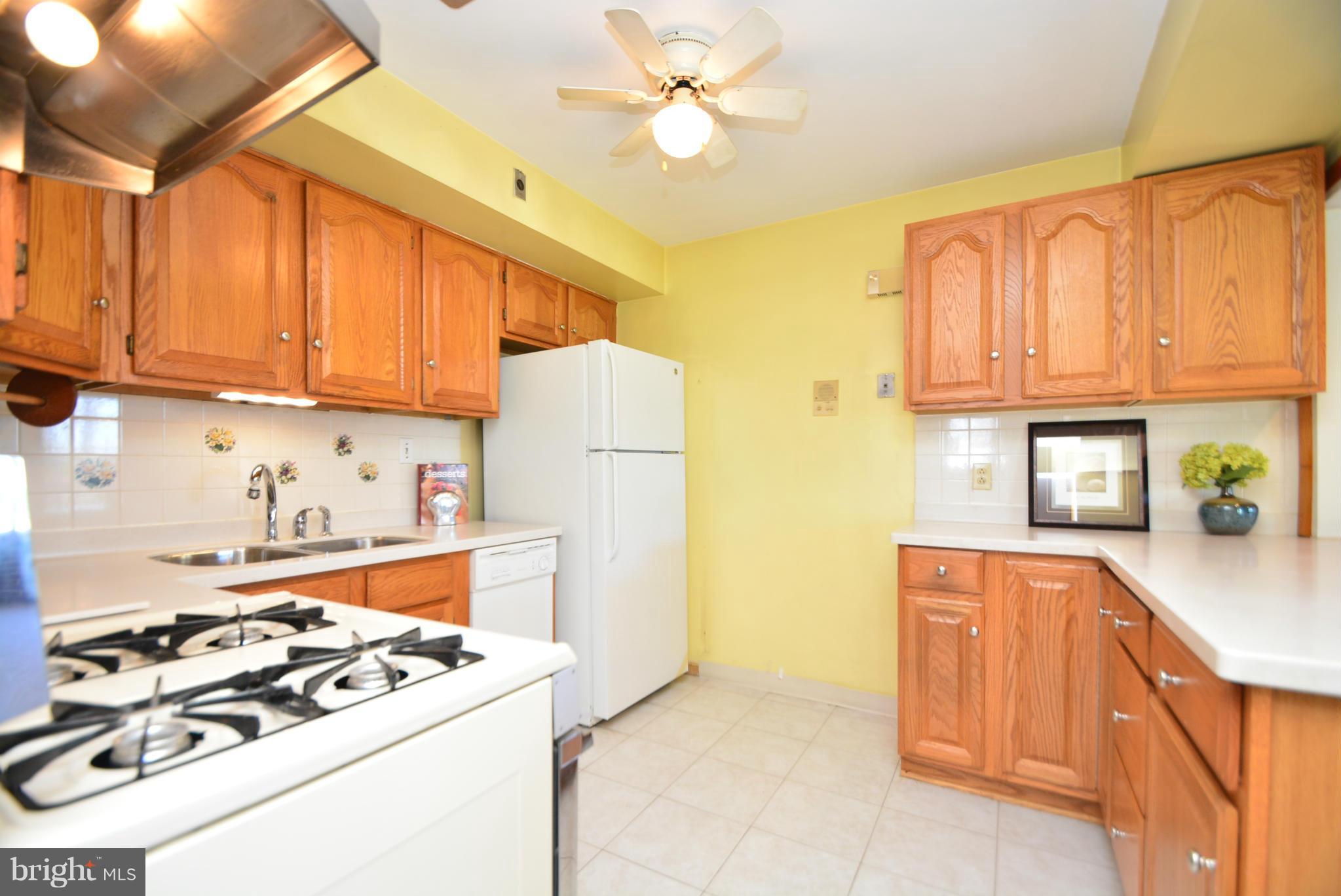 4211 Mispillion Road Baltimore, MD 21236 - Photo 12 of 30 Kitchen