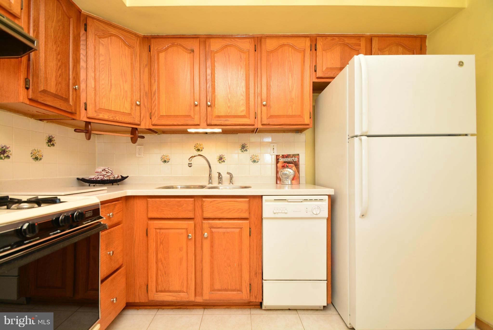 4211 Mispillion Road Baltimore, MD 21236 - Photo 13 of 30 Kitchen