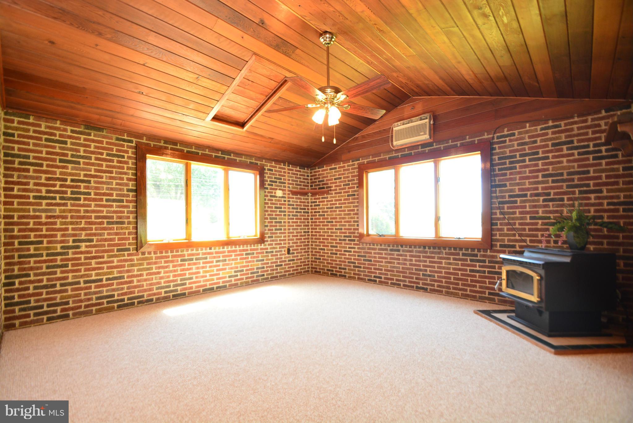 4211 Mispillion Road Baltimore, MD 21236 - Photo 17 of 30 Family Room