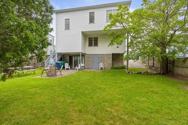 $1,695,000 | 13-15 Ocean Boulevard, Hampton, NH 03842