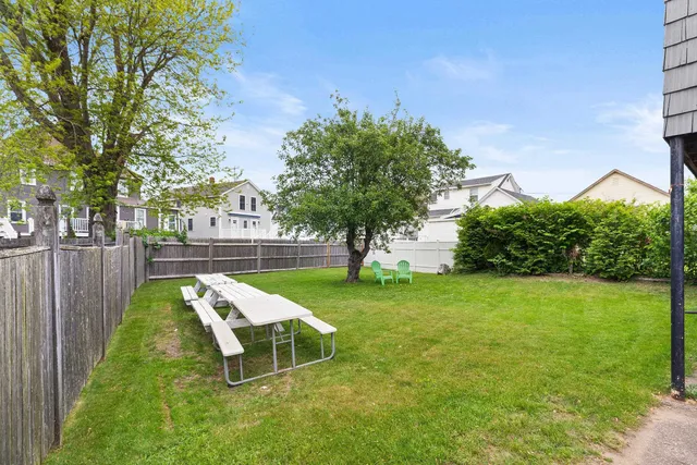 $1,695,000 | 13-15 Ocean Boulevard, Hampton, NH 03842