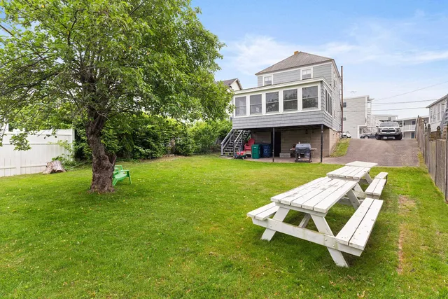 $1,695,000 | 13-15 Ocean Boulevard, Hampton, NH 03842