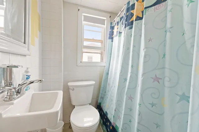 $1,695,000 | 13-15 Ocean Boulevard, Hampton, NH 03842