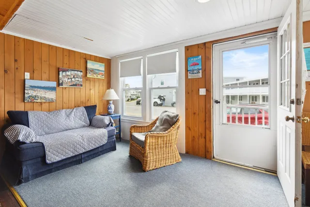 $1,695,000 | 13-15 Ocean Boulevard, Hampton, NH 03842