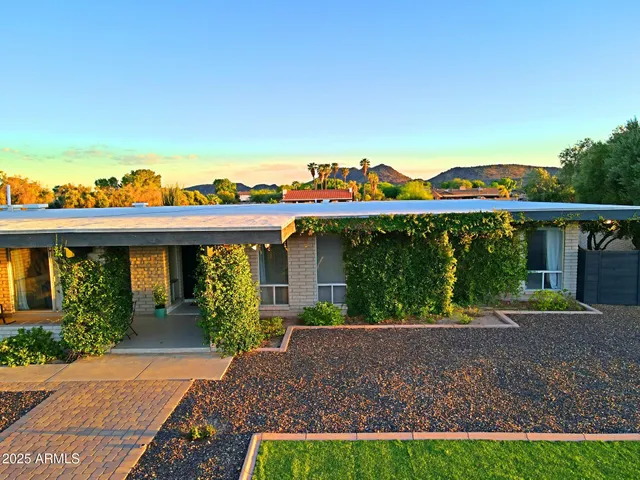 $1,165,000 | 4901 West Soft Wind Drive, Glendale, AZ 85310