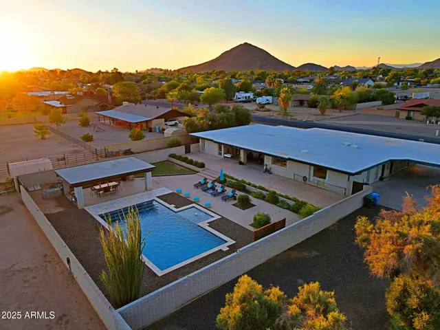 $1,165,000 | 4901 West Soft Wind Drive, Glendale, AZ 85310