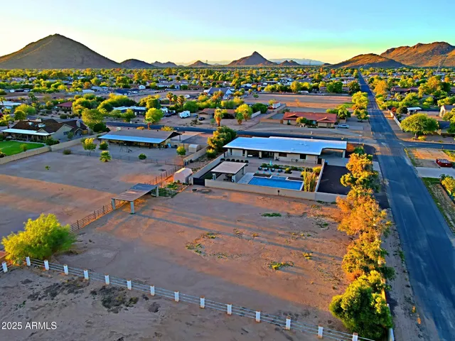 $1,165,000 | 4901 West Soft Wind Drive, Glendale, AZ 85310