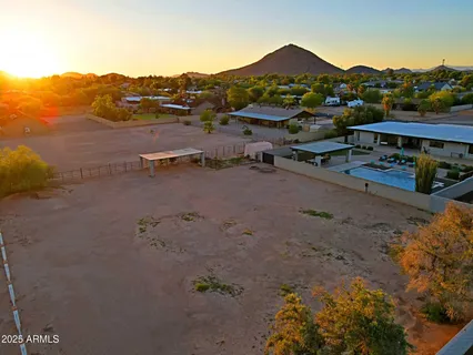 $1,165,000 | 4901 West Soft Wind Drive, Glendale, AZ 85310