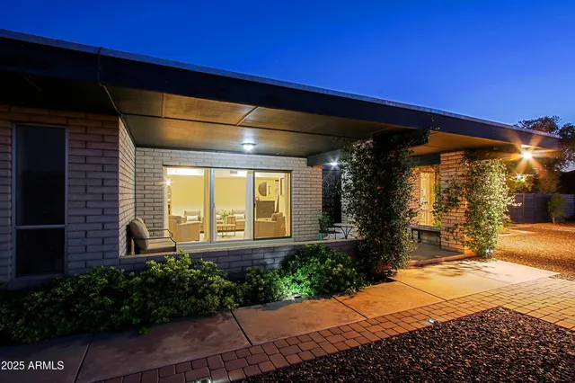 $1,165,000 | 4901 West Soft Wind Drive, Glendale, AZ 85310