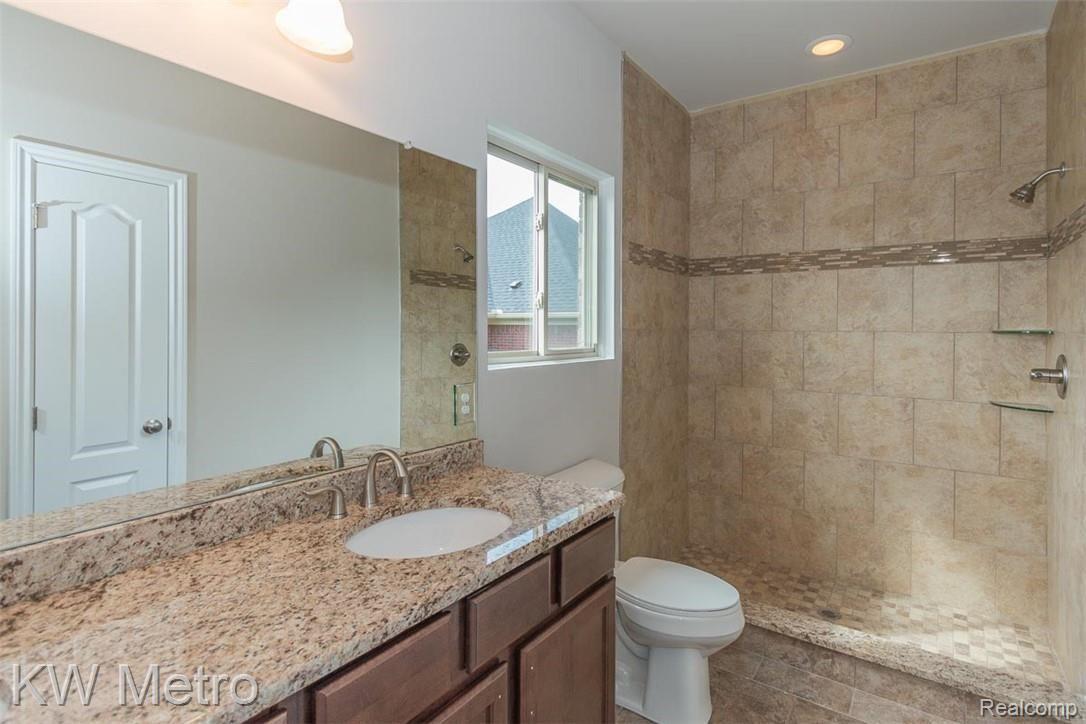 30556 Bradmore Road Warren, MI 48092 - Photo 22 of 25 Jefferson Master Bath Shower Option Example