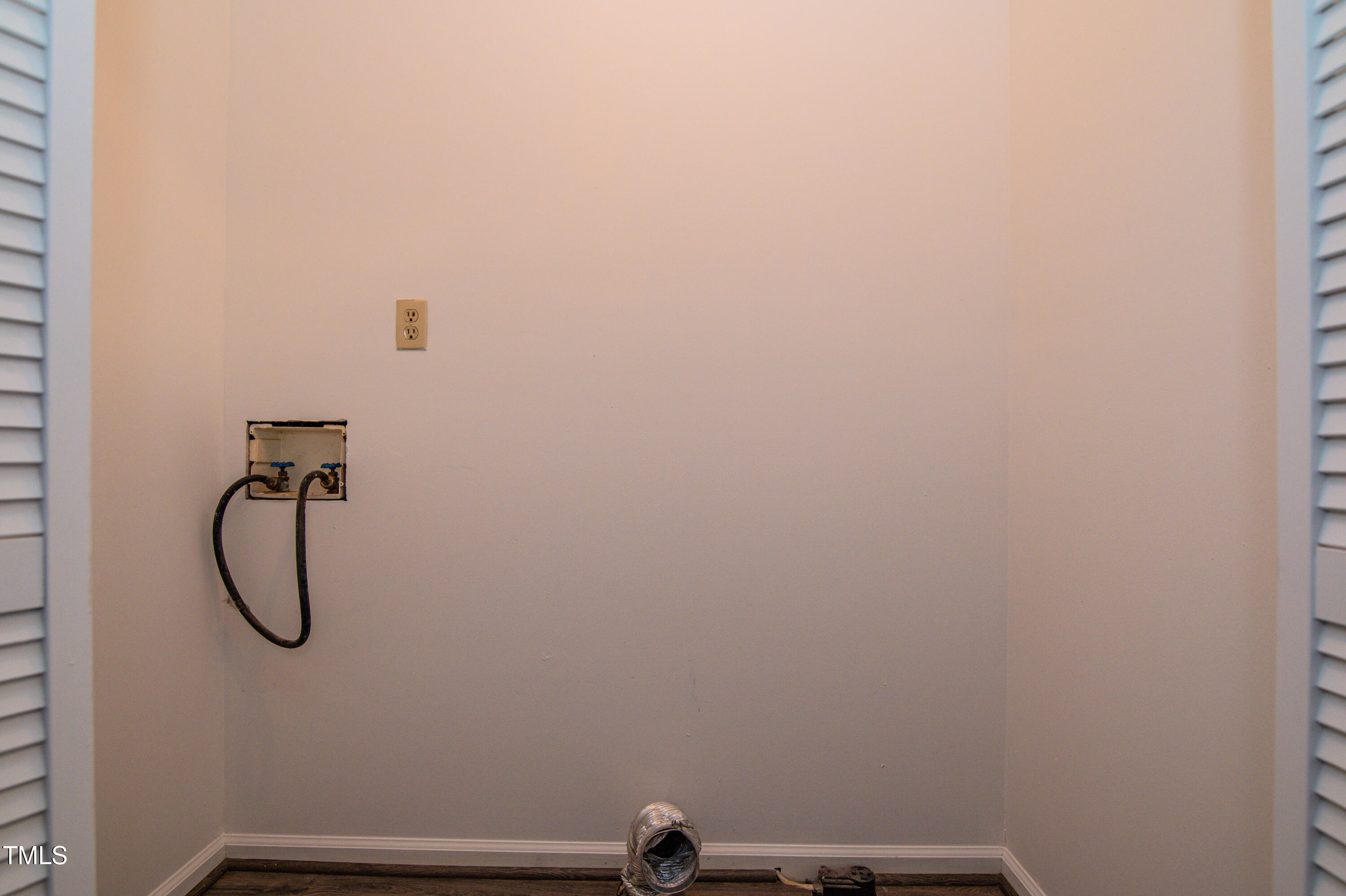 5046 Mrs Mag Road Conway, NC 27820 - Photo 28 of 38 a bathroom with a shower