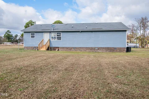a house with yard and a outdoor space