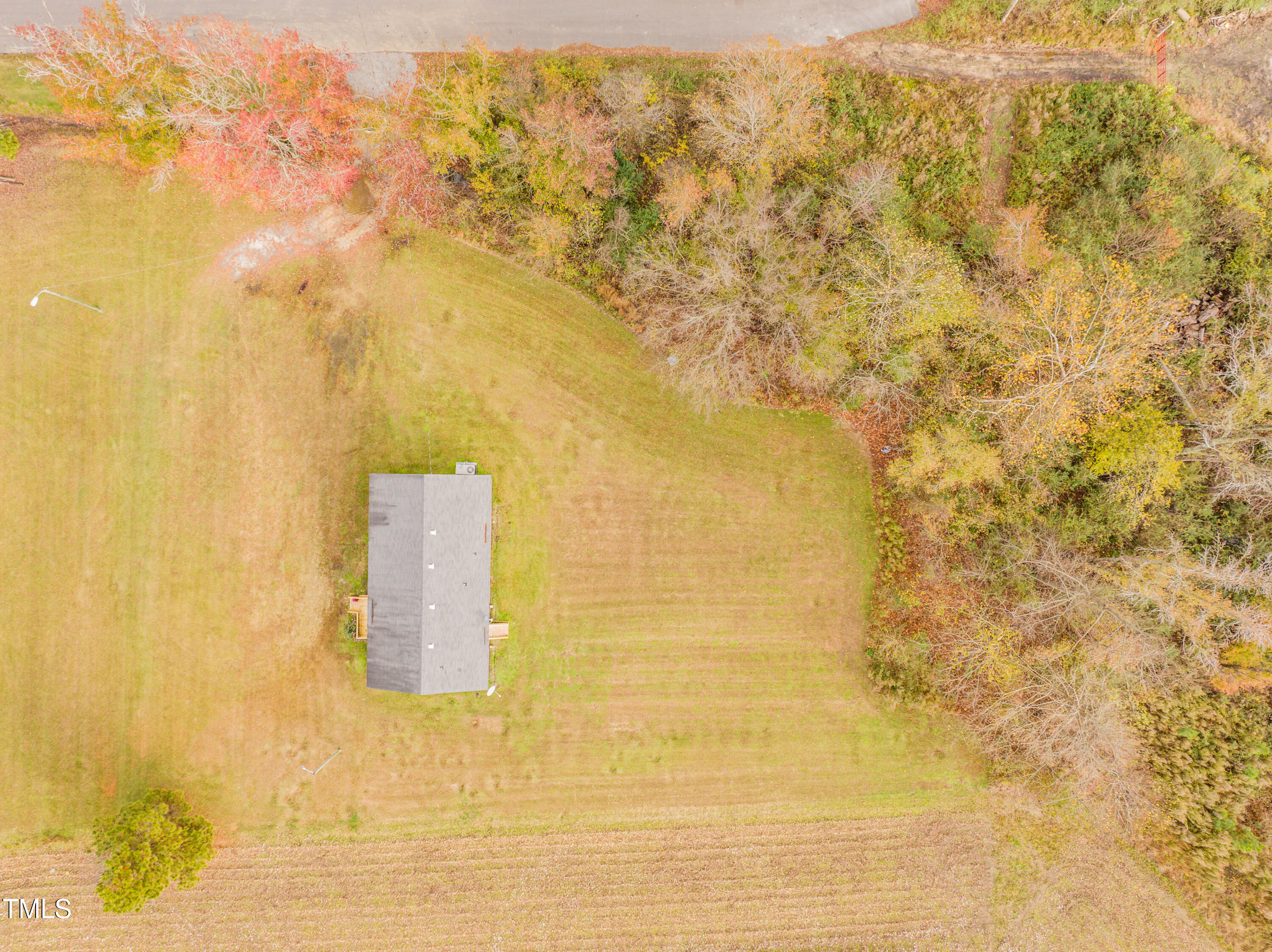 5046 Mrs Mag Road Conway, NC 27820 - Photo 36 of 38 a bathroom with a shower