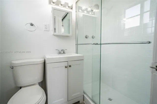 $2,400 | 7925 Hawthorne Avenue, Unit 1, Miami Beach, FL 33141