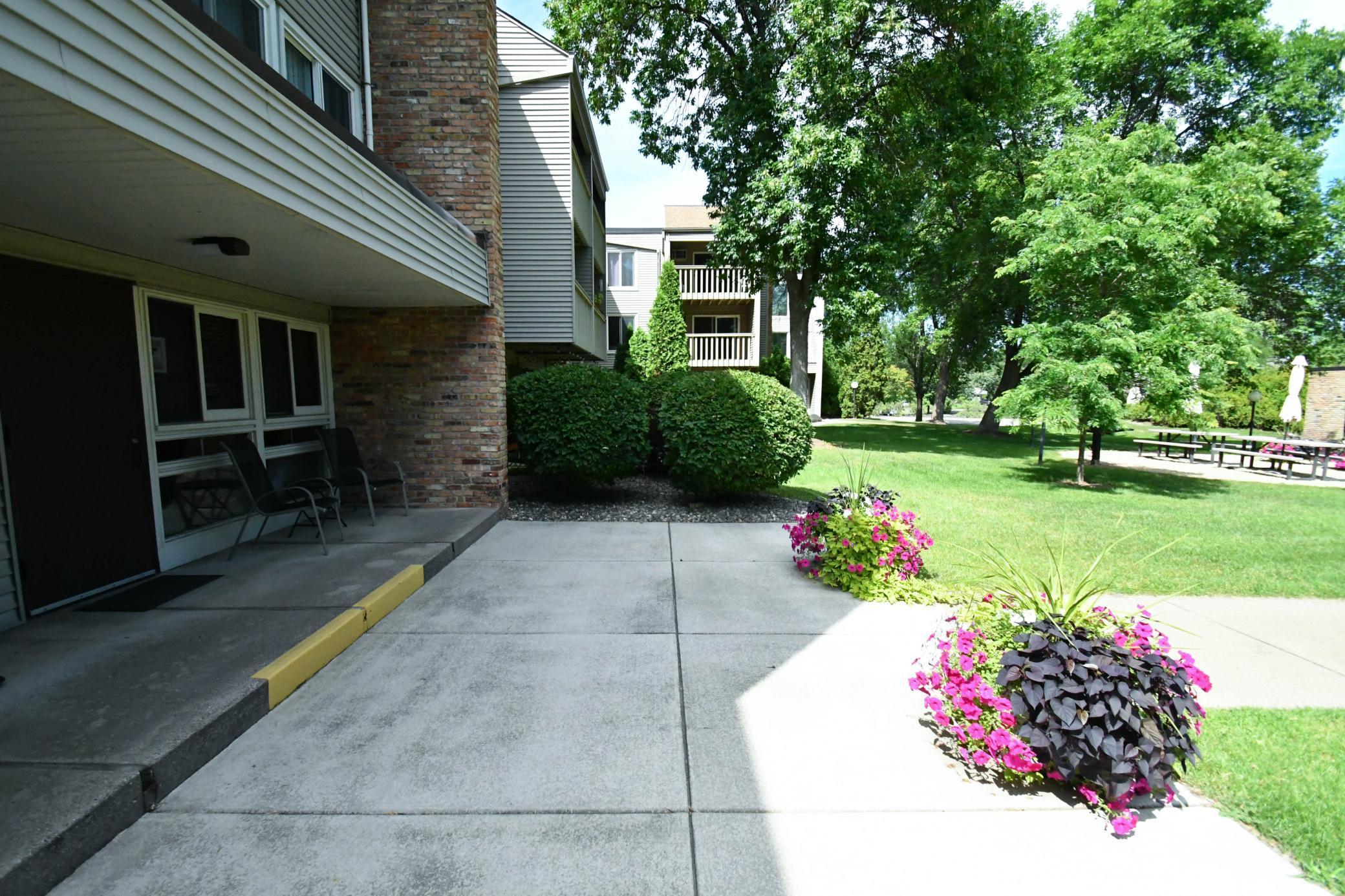 4045 Hodgson Road, Unit 217 Shoreview, MN 55126 - Photo 6 of 20 Gallery Image 6