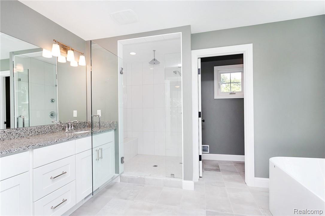 4102 Devon Road Royal Oak, MI 48073 - Photo 21 of 33 Linwood-21.jpg