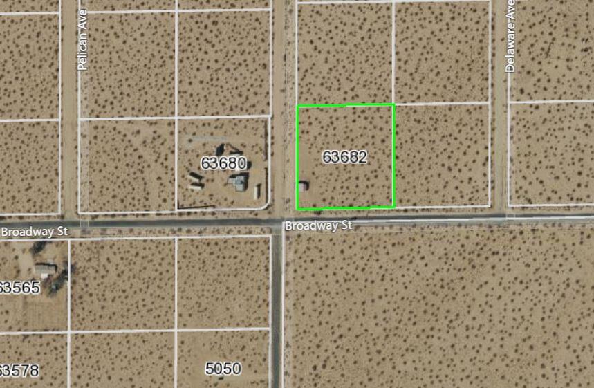 63682 Broadway Joshua Tree, CA 92252 - Photo 18 of 22 a close up of a shower