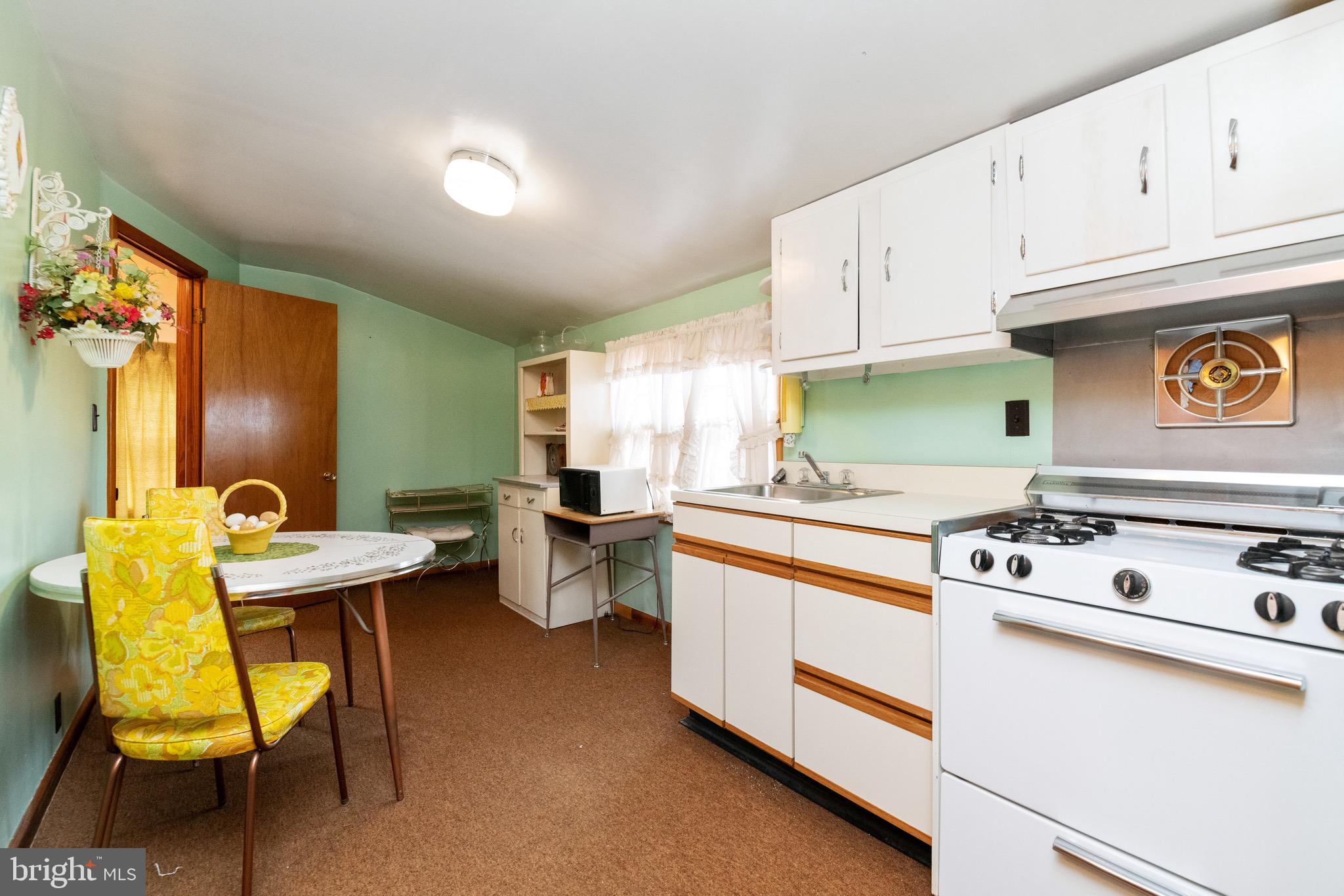 6209 Ebenezer Road Baltimore, MD 21220 - Photo 20 of 43 Upper level kitchen