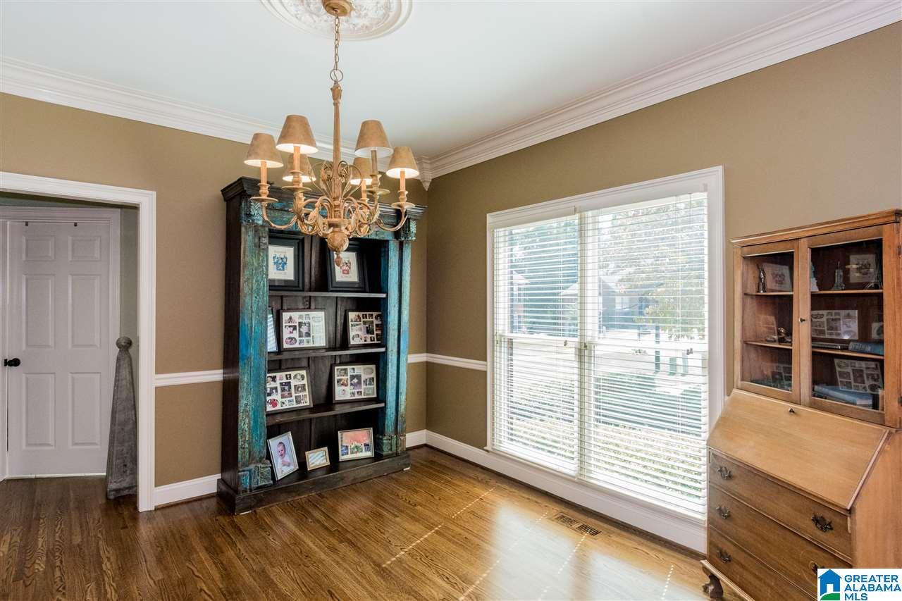 637 Meadow Ridge Drive Birmingham, AL 35242 - Photo 5 of 40
