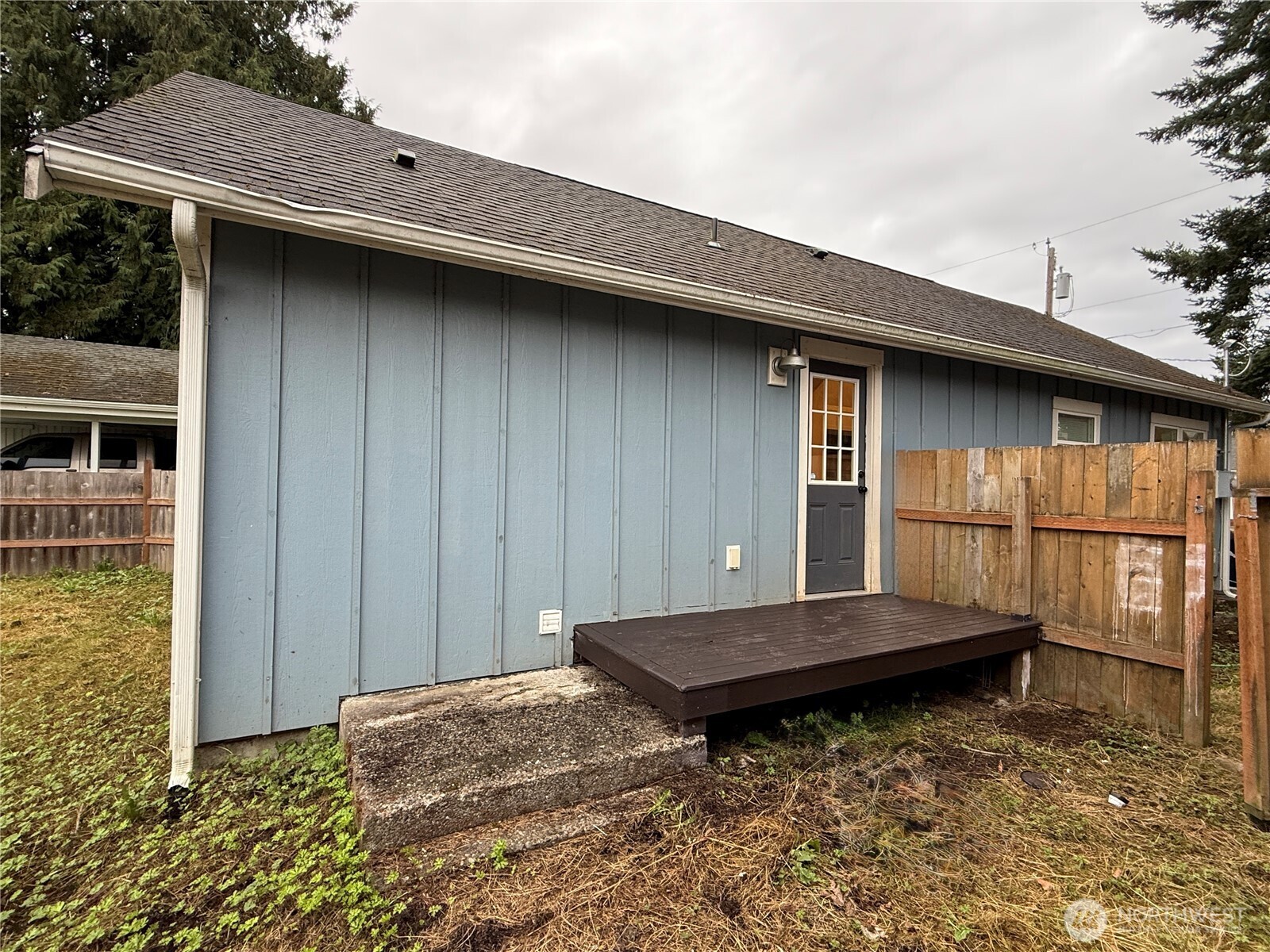 1010 Talcott Street Sedro-Woolley, WA 98284 - Photo 24 of 27 a backyard of a house