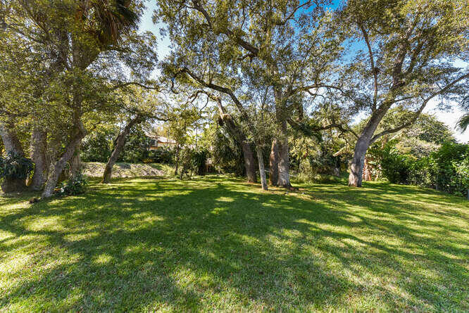 1050 Southwest 1st Street Boca Raton, FL 33486 - Photo 45 of 50 1050 SW 1st Street Boca Raton-small-006-