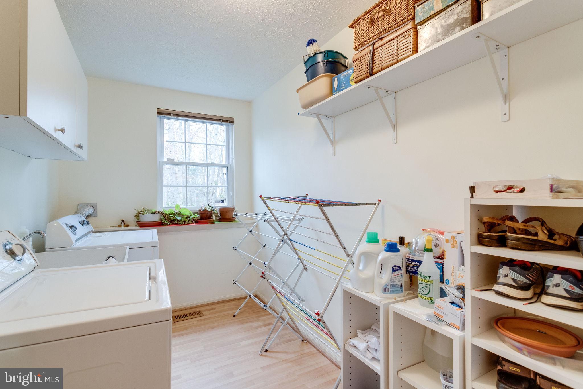 1832 Post Oak Trail Reston, VA 20191 - Photo 30 of 39 Laundry room