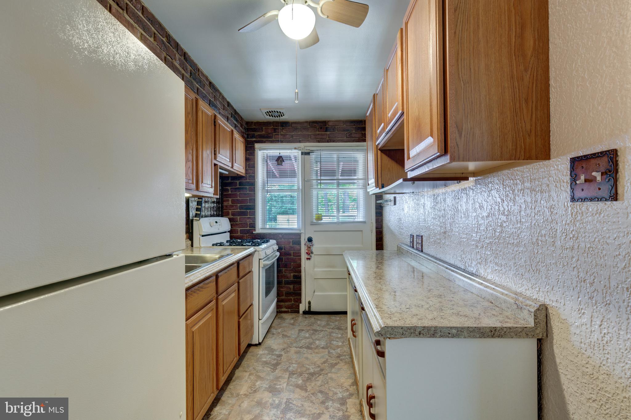 729 Aldworth Road Dundalk, MD 21222 - Photo 11 of 39 Kitchen