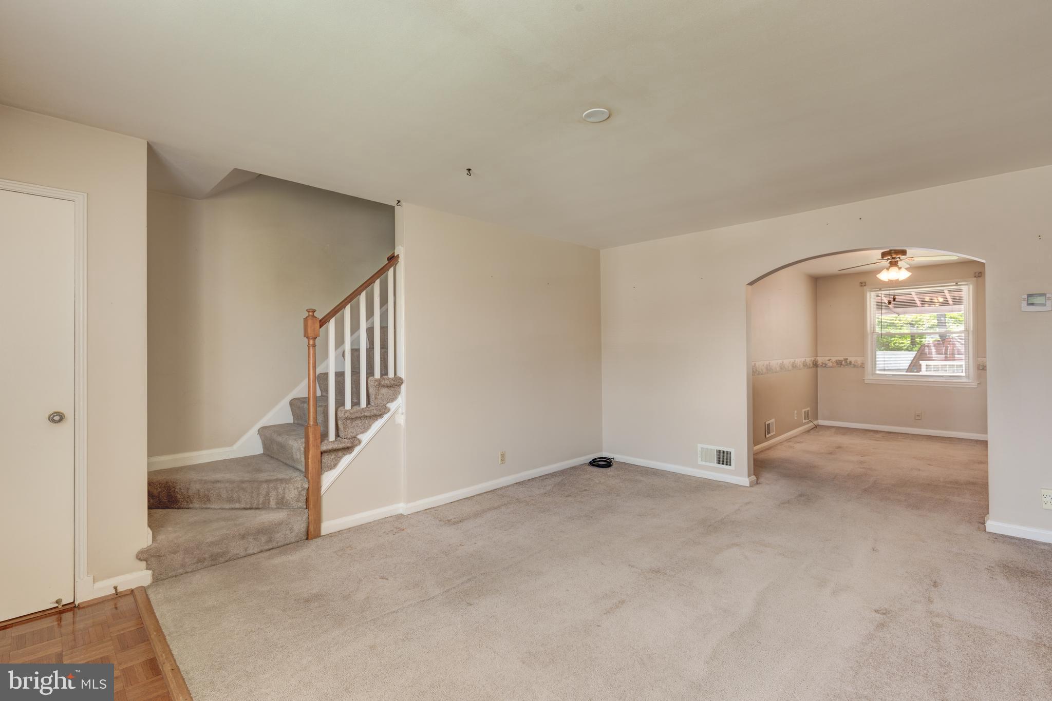 729 Aldworth Road Dundalk, MD 21222 - Photo 6 of 39 Living Room