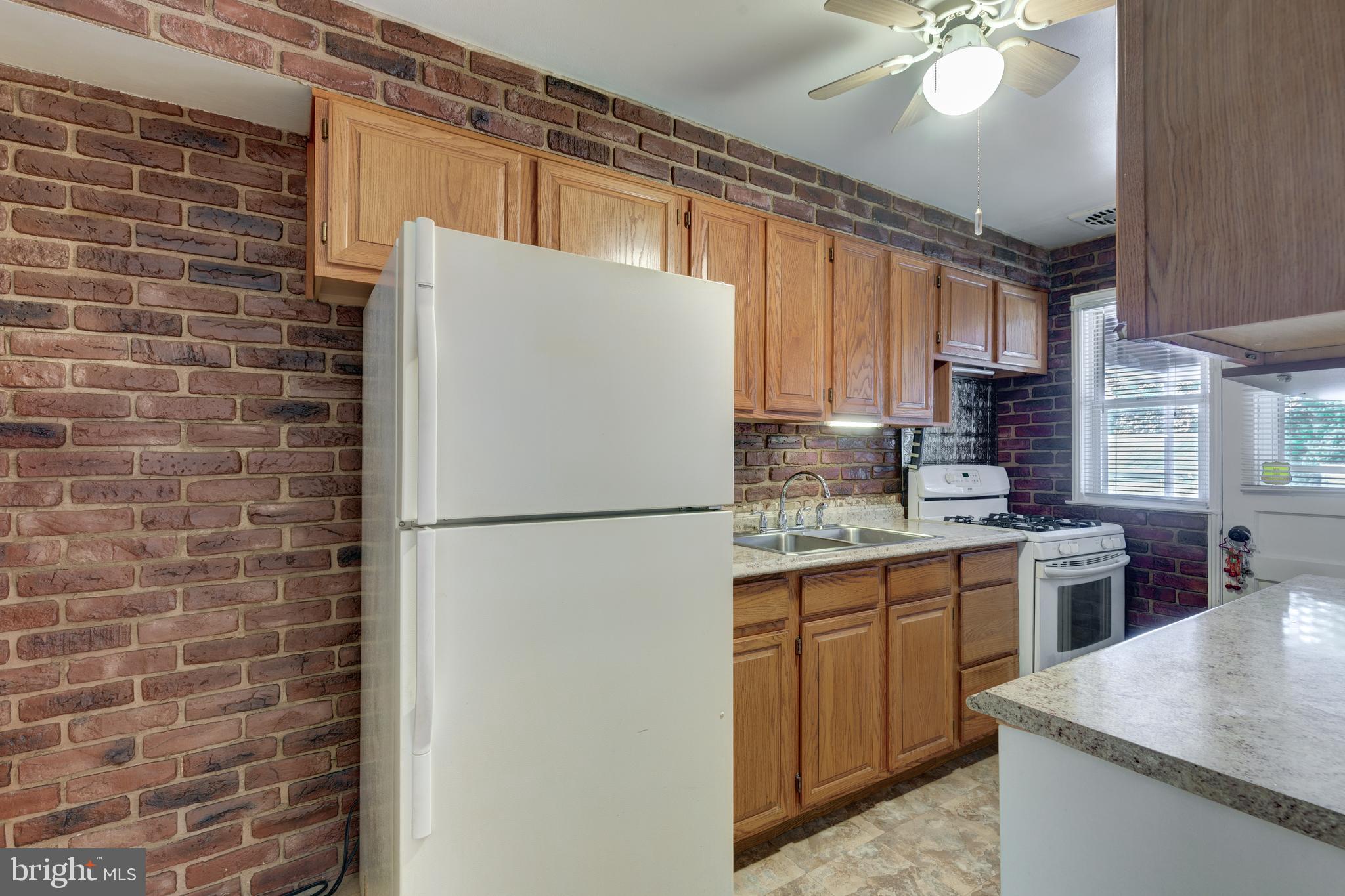 729 Aldworth Road Dundalk, MD 21222 - Photo 10 of 39 Kitchen