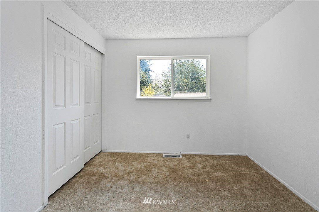 20105 9th Avenue Southeast Bothell, WA 98012 - Photo 14 of 22